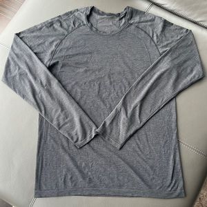 Lululemon men’s metal vent tech long sleeve XL dark grey